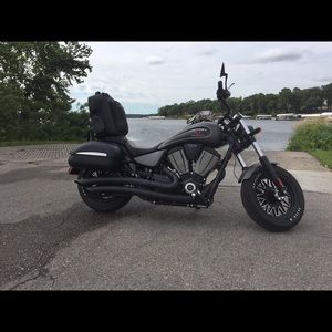 Meet your Posher, Anton